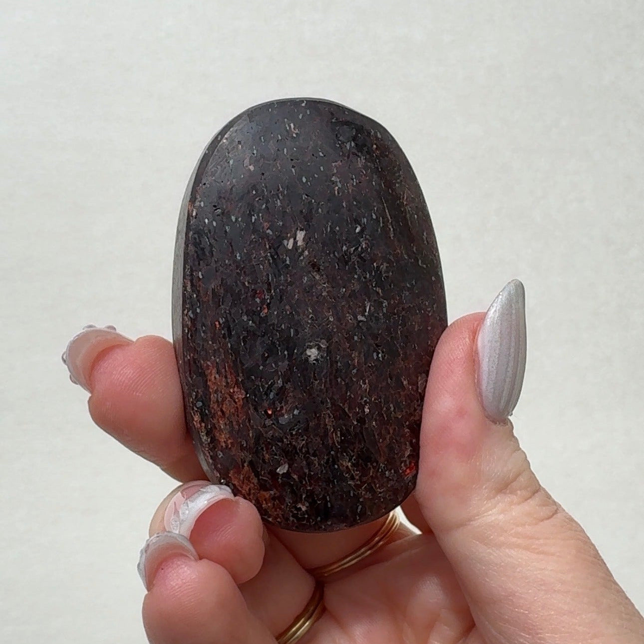 Garnet Palmstone | R