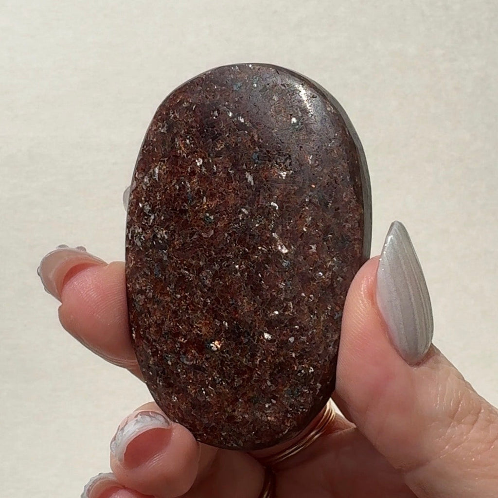 Garnet Palmstone | T