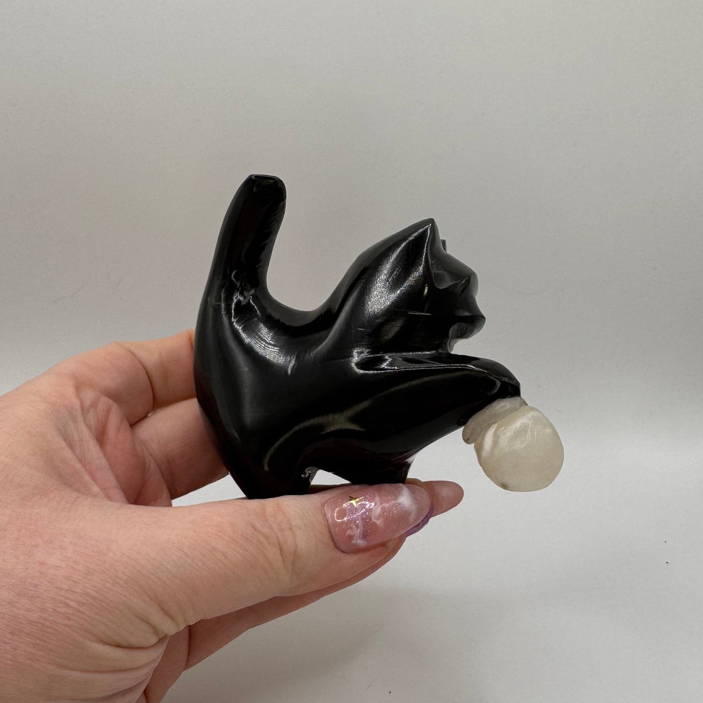 Black Marble Cat with Onyx Ball