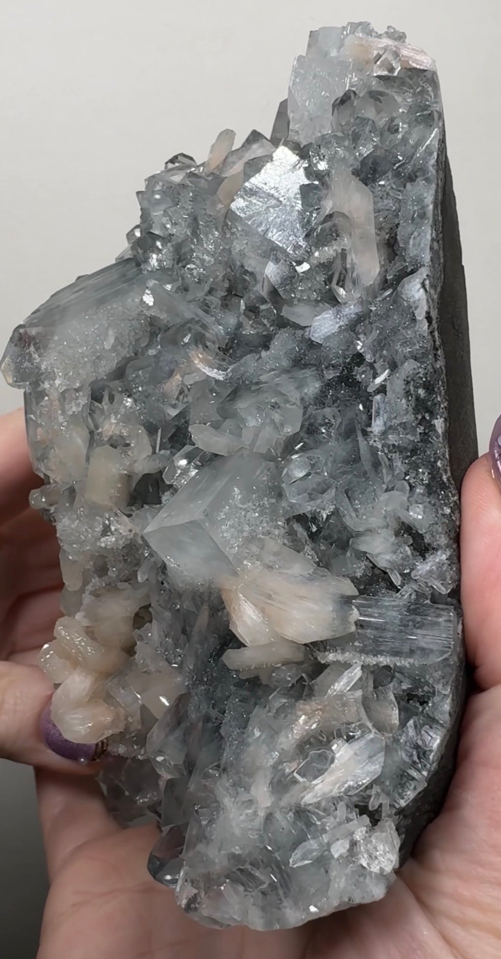 Apophyllite on Black Chalcedony | BDA