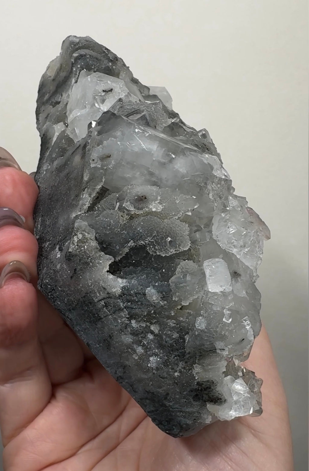Diamond Apophyllite on Chalcedony | E1