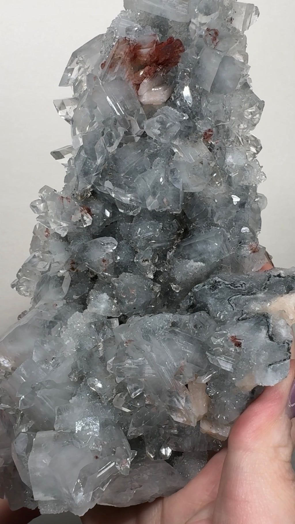 Apophyllite on Chalcedony with Heulandite | BDB