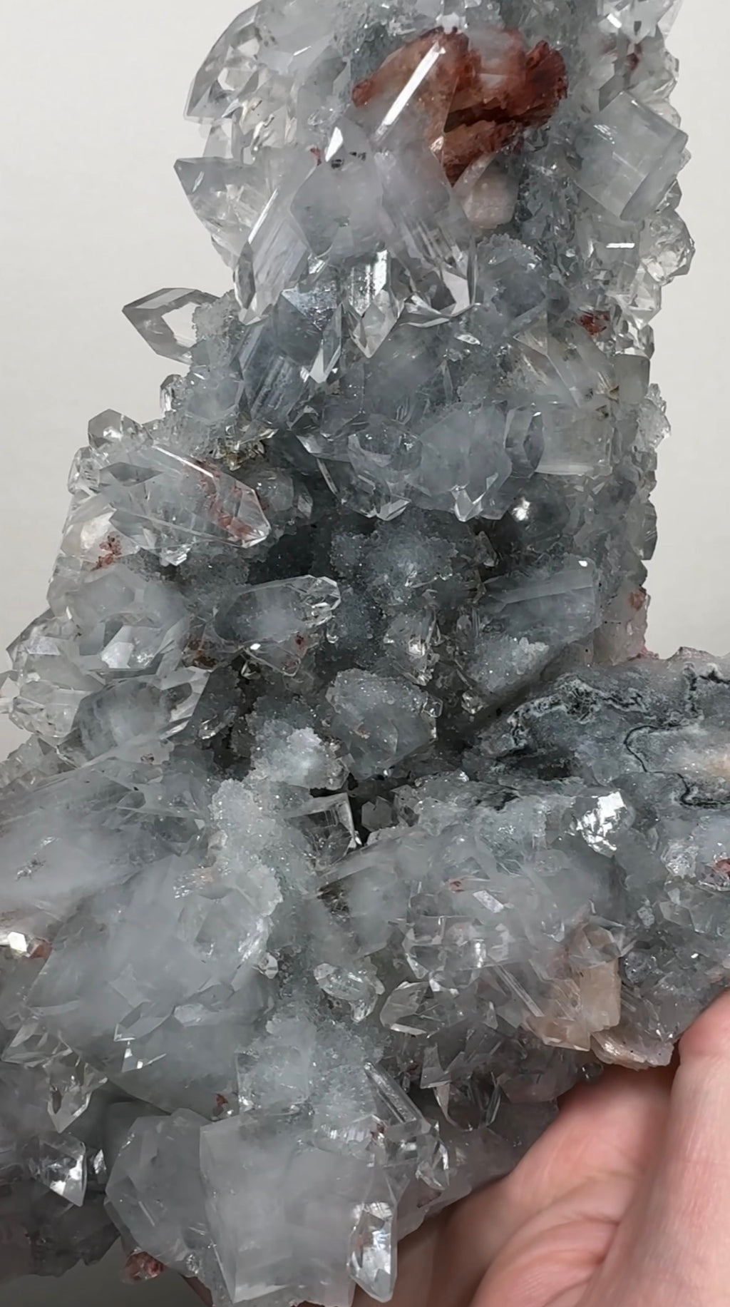 Apophyllite on Chalcedony with Heulandite | BDB