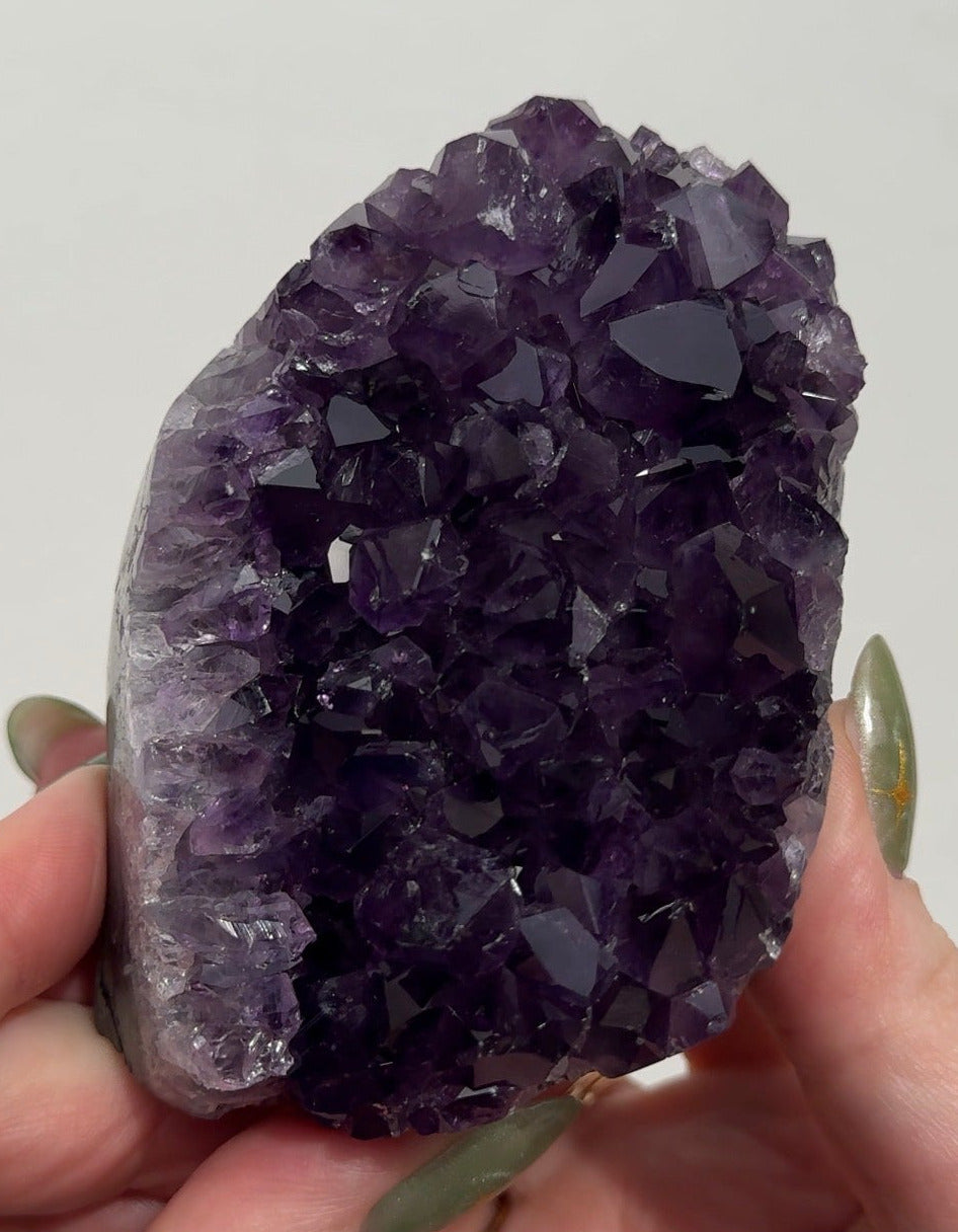Uruguay Purple Amethyst Cutbase