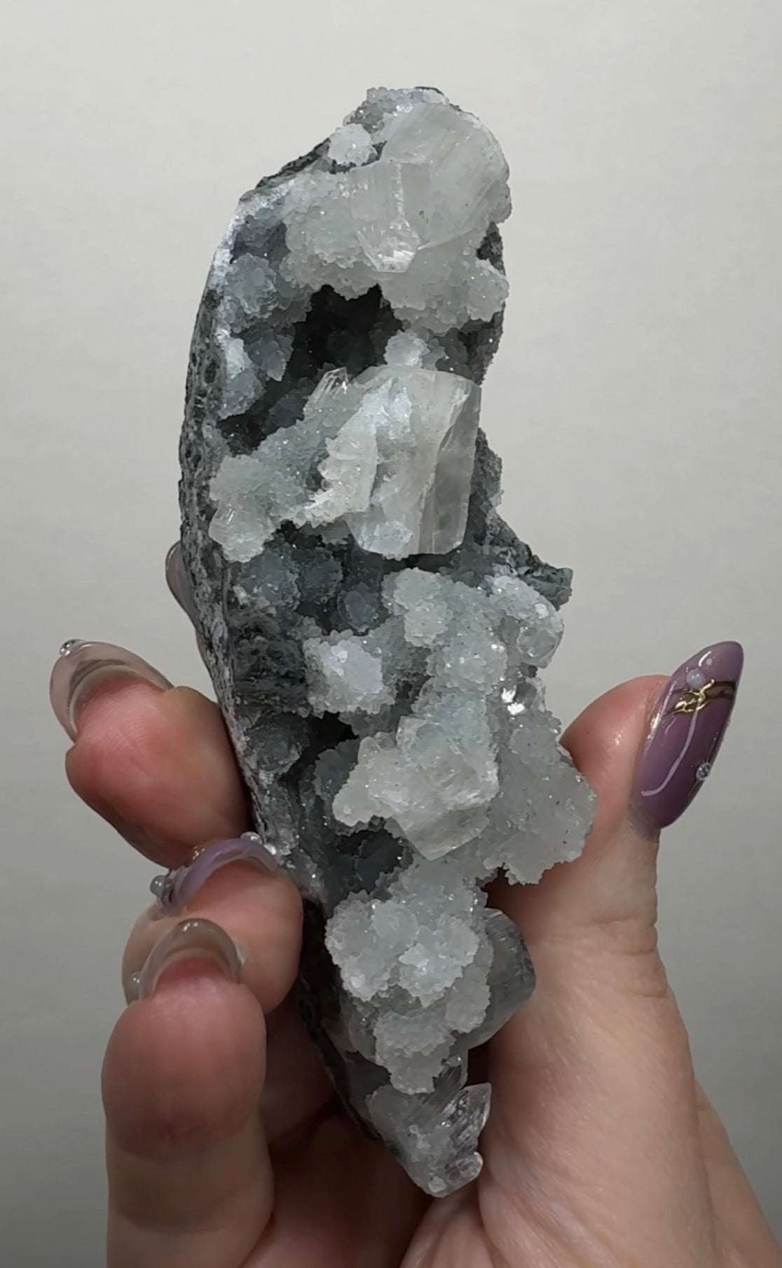 Diamond Apophyllite on Chalcedony | C4