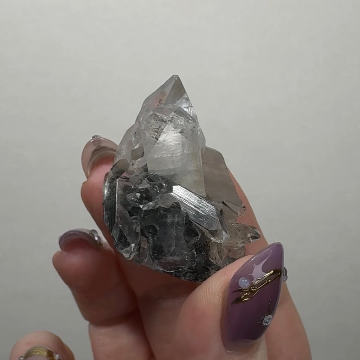 Diamond Apophyllite on Black Chalcedony | BDV