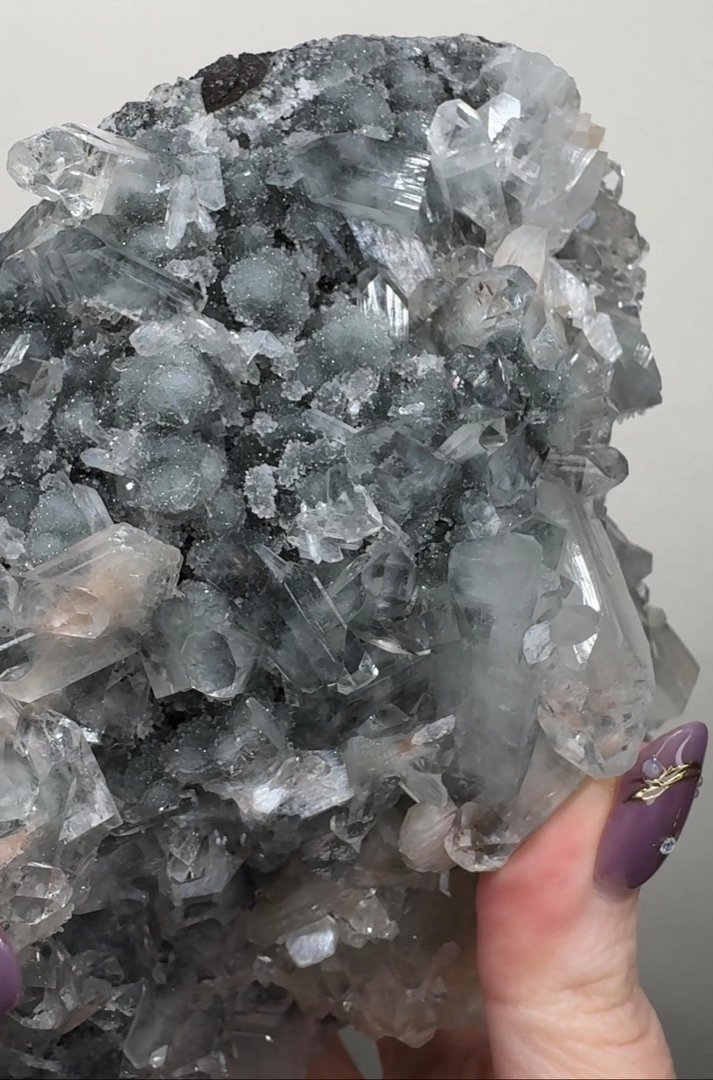 Apophyllite on Black Chalcedony | BDA