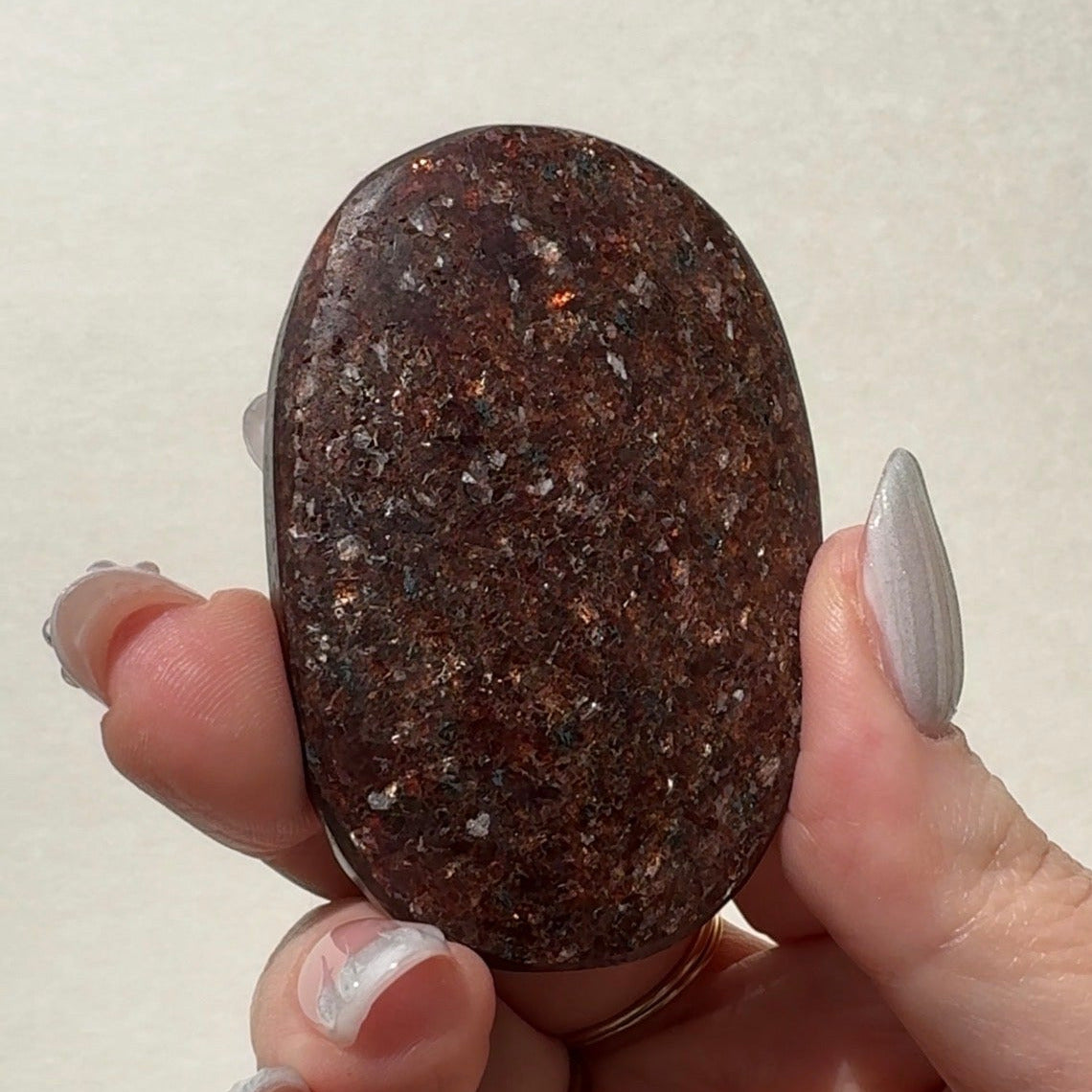 Garnet Palmstone | T