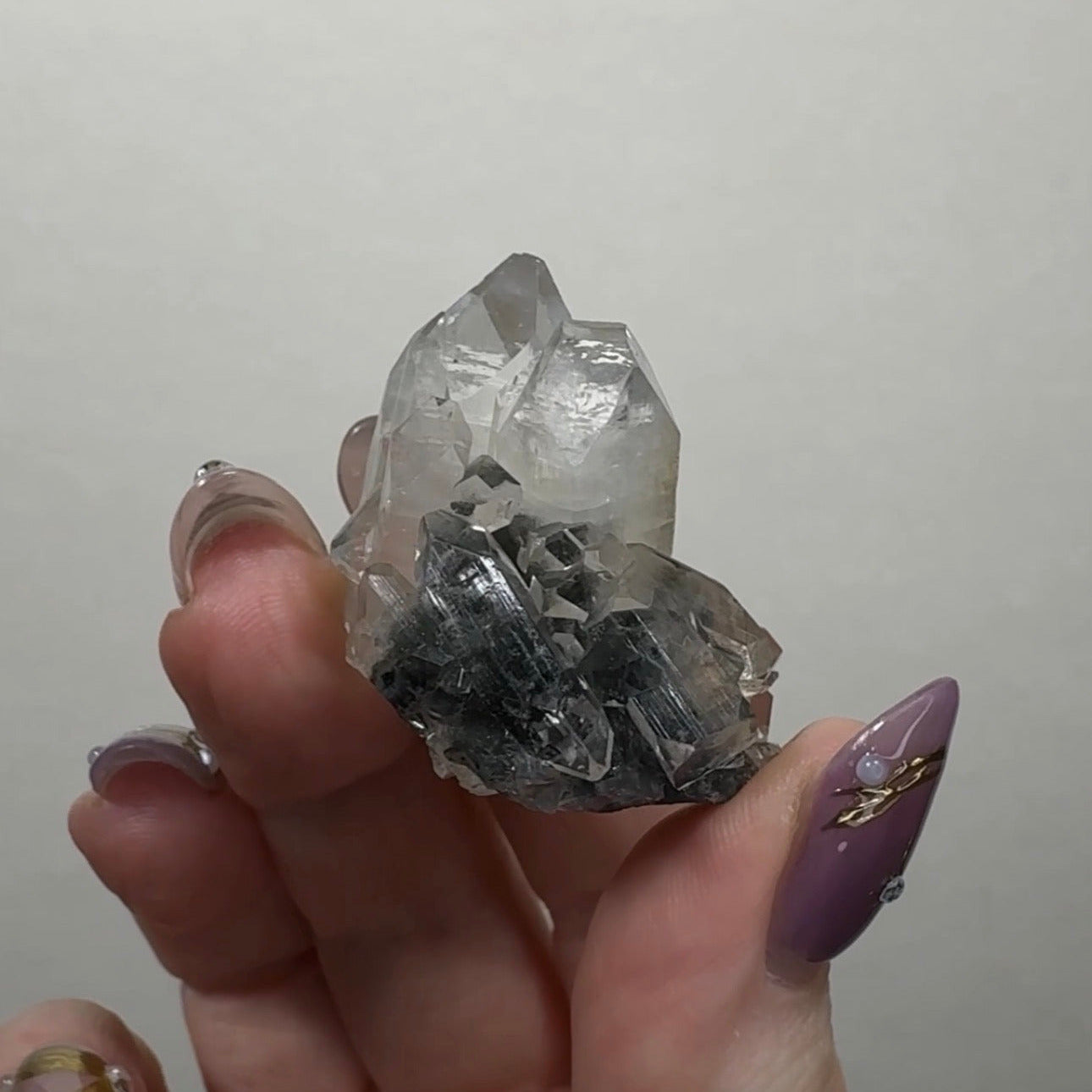 Diamond Apophyllite on Black Chalcedony | BDV