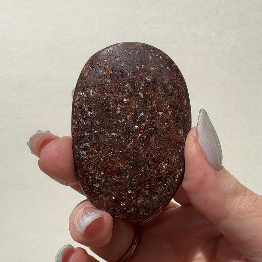 Garnet Palmstone | T