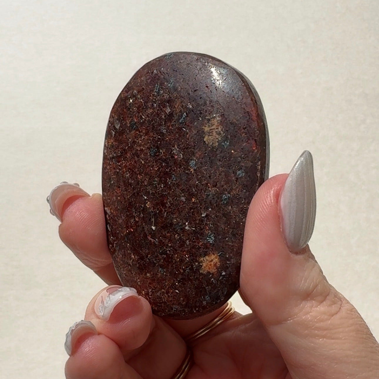 Garnet Palmstone | T