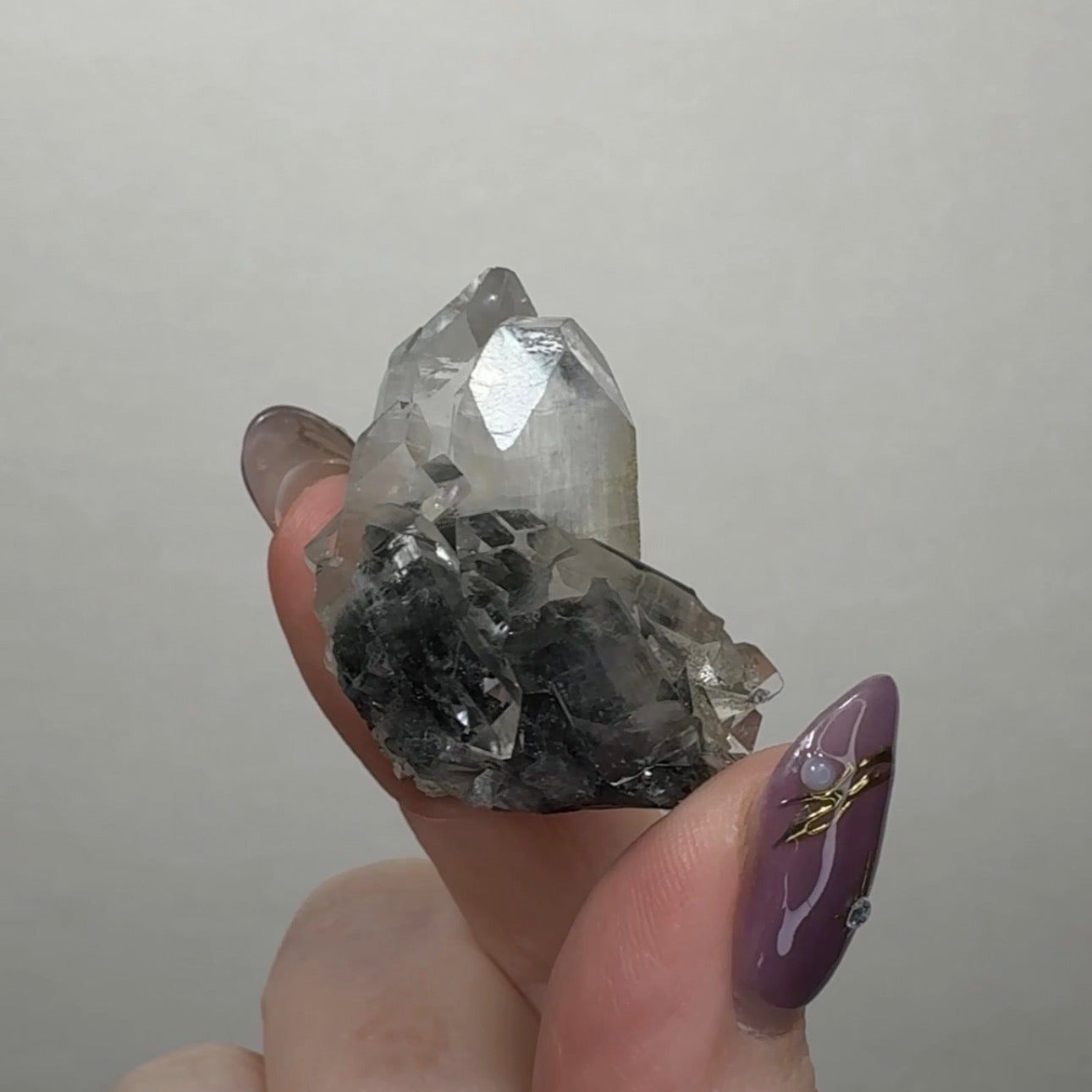 Diamond Apophyllite on Black Chalcedony | BDV
