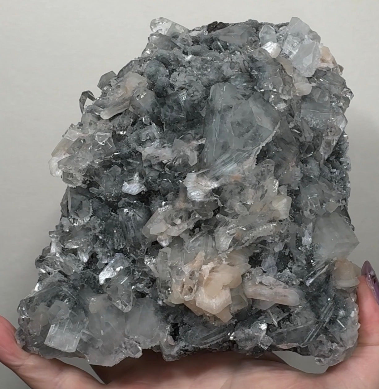 Apophyllite on Black Chalcedony | BDA
