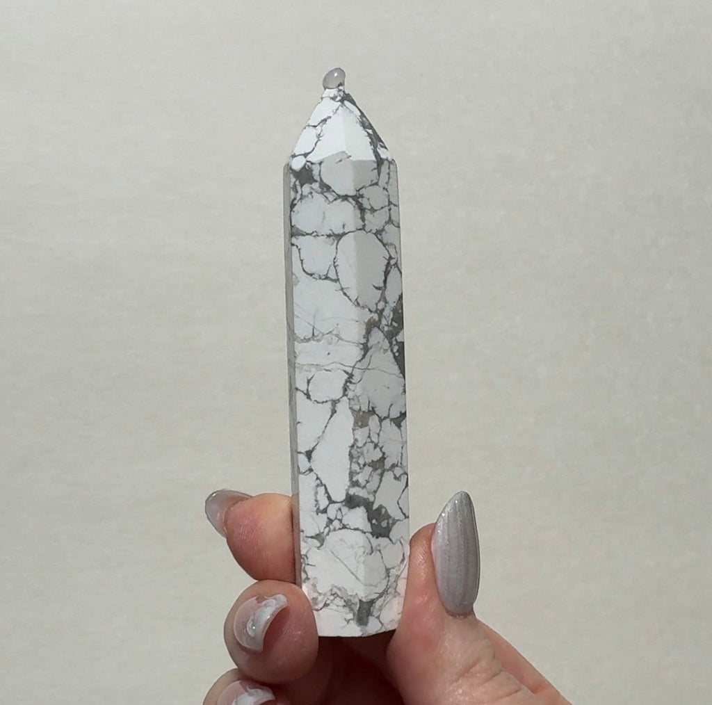 Howlite Tower | O