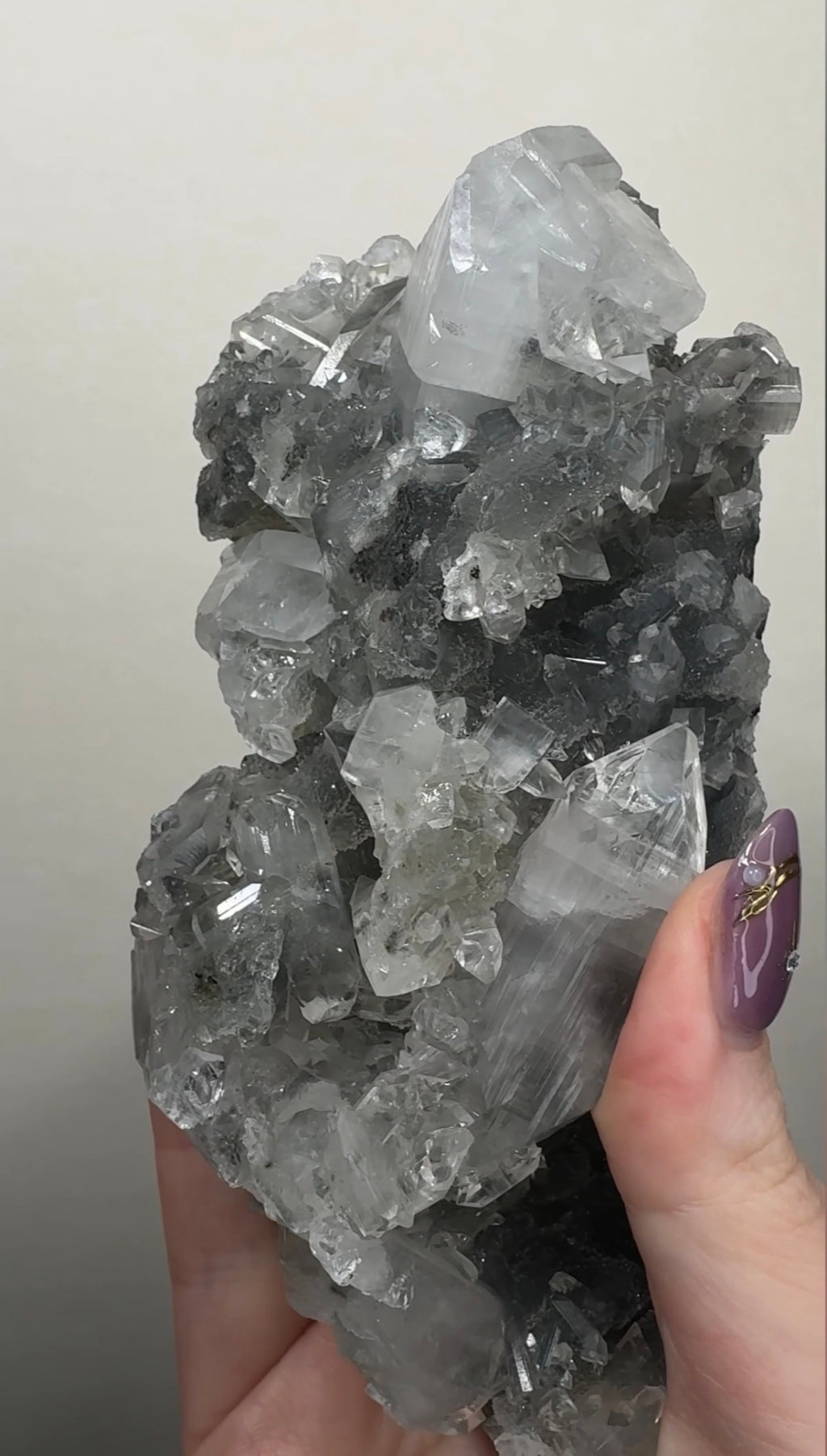 Diamond Apophyllite on Chalcedony | E1