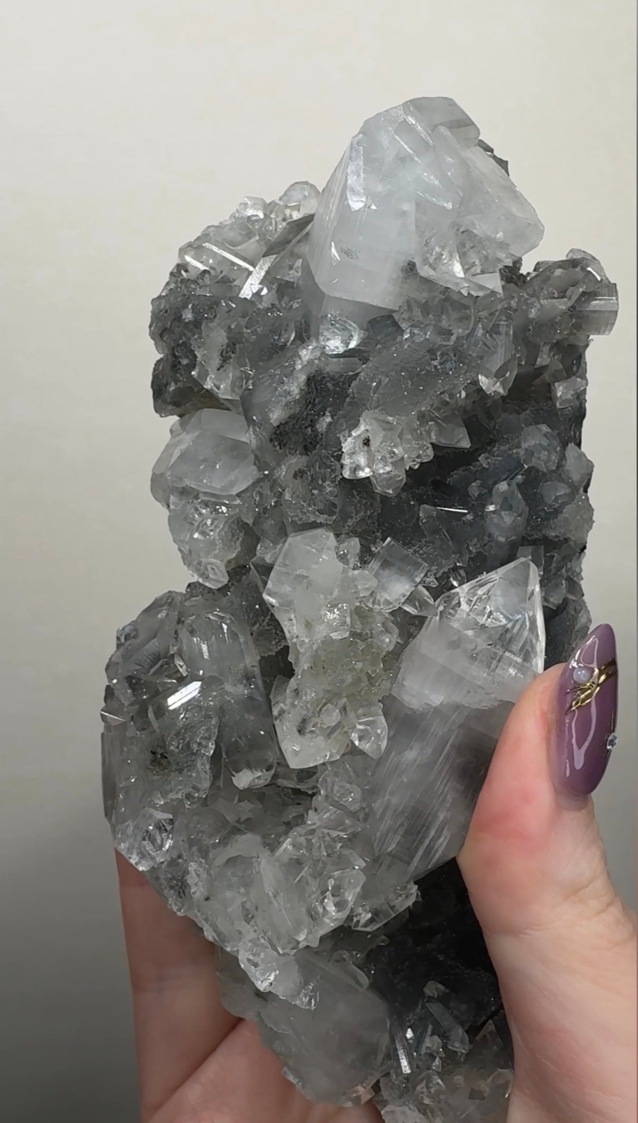 Diamond Apophyllite on Chalcedony | E1
