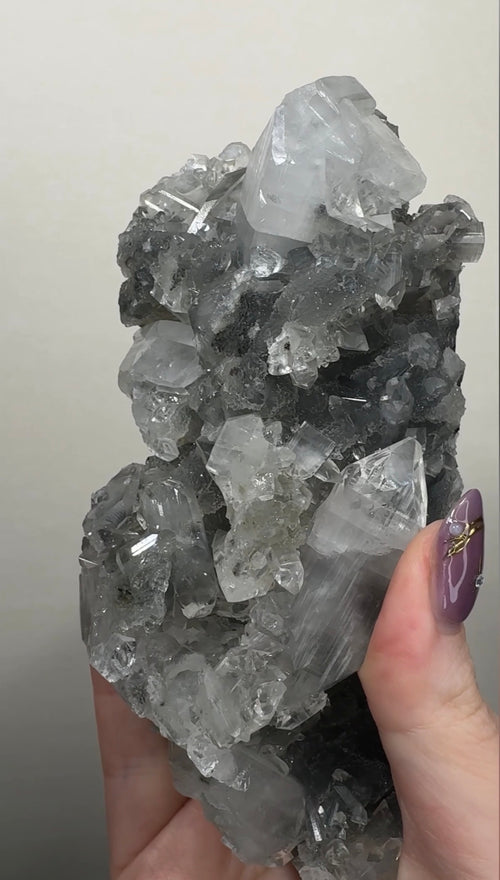 Diamond Apophyllite on Chalcedony | E1