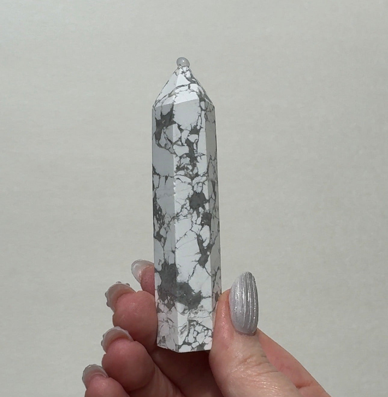 Howlite Tower | O
