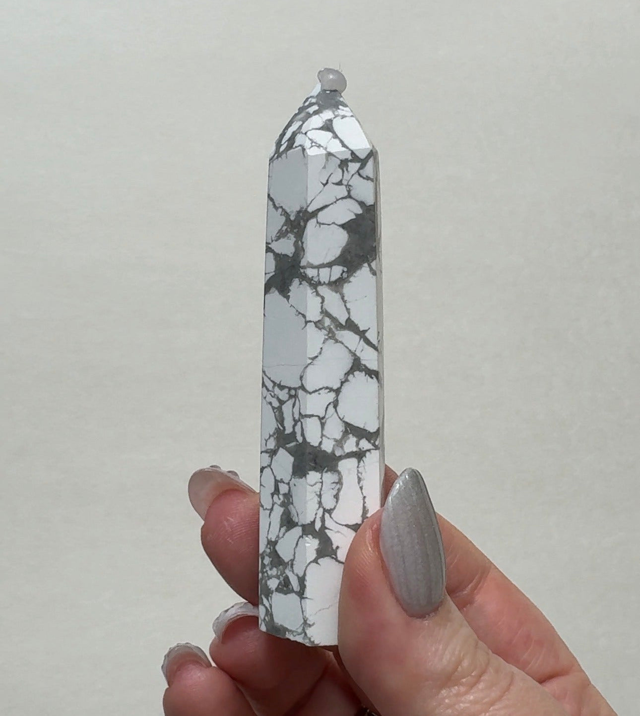 Howlite Tower | N