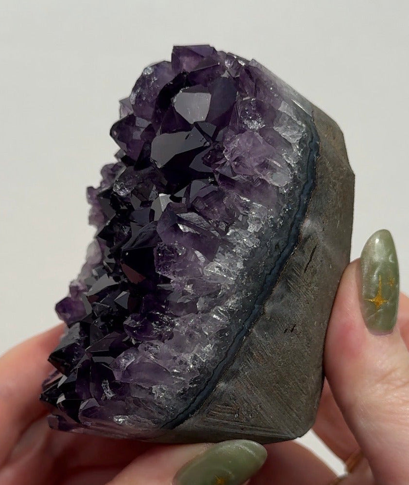 Uruguay Purple Amethyst Cutbase