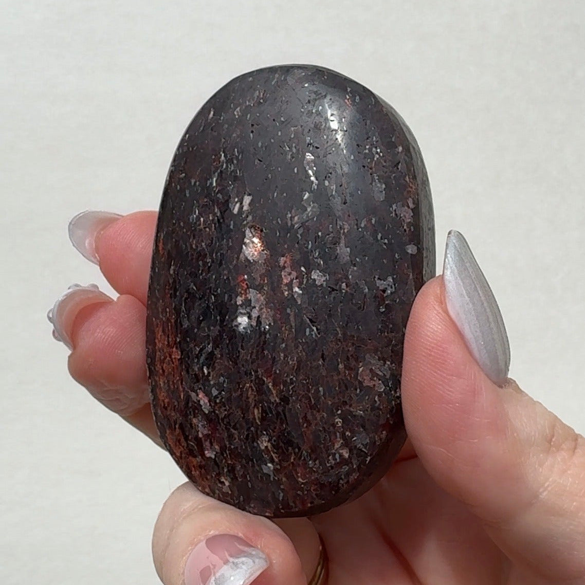 Garnet Palmstone | R